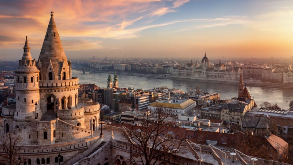 Fotós Túra Napkeltekor a Dunakanyar Panorámával: Egy Felejthetetlen Élmény